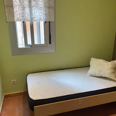 New! For 4 People Near The In Poblenou バルセロナ